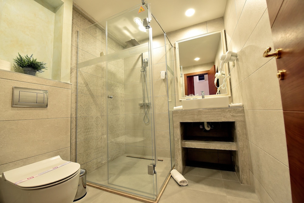 Standard Twin Room - Photo 4