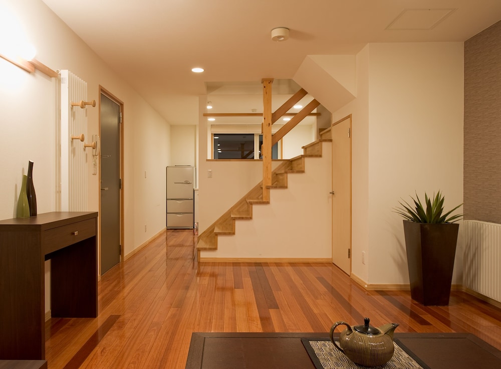 Unit 11, (2 Bedroom 1 Bathroom) photo 2
