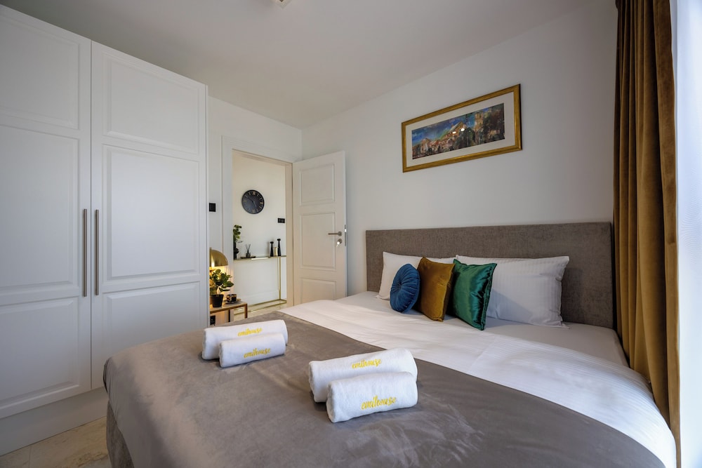Panoramic Apartment, 2 Bedrooms, Terrace, Tower photo 3