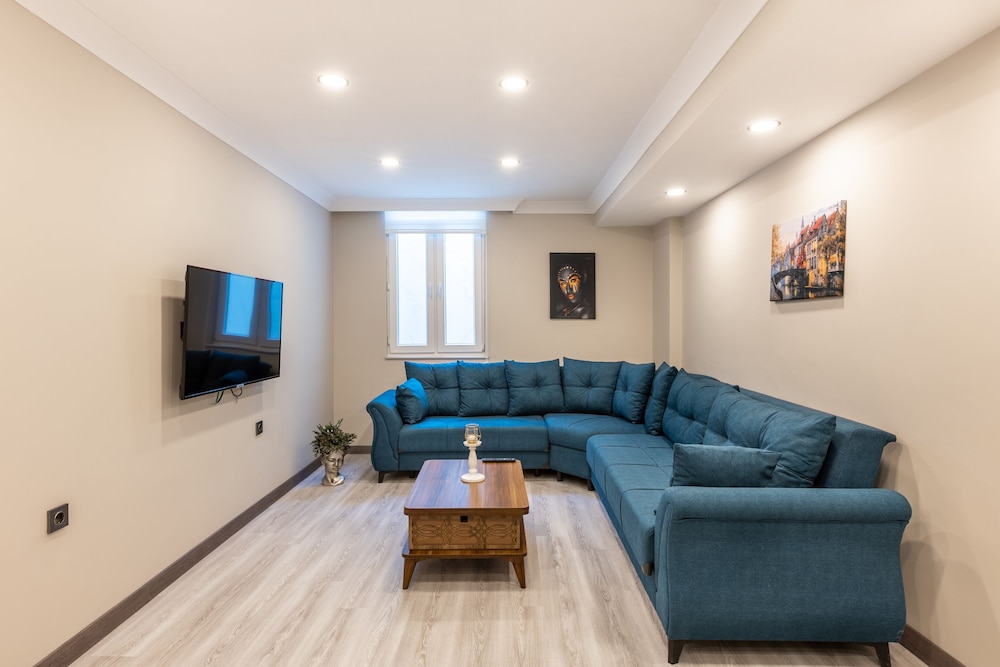 Basic Apartment, No Windows