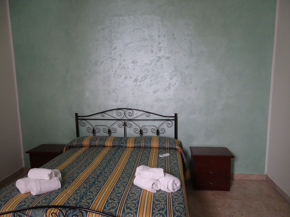 Classic Double Room (105) photo 1