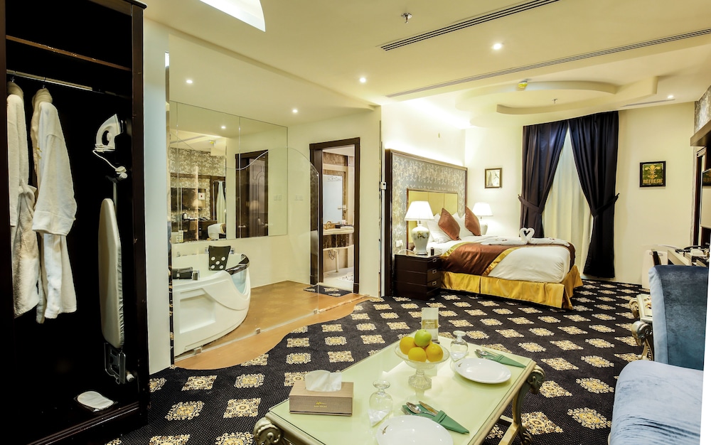 Honeymoon Suite