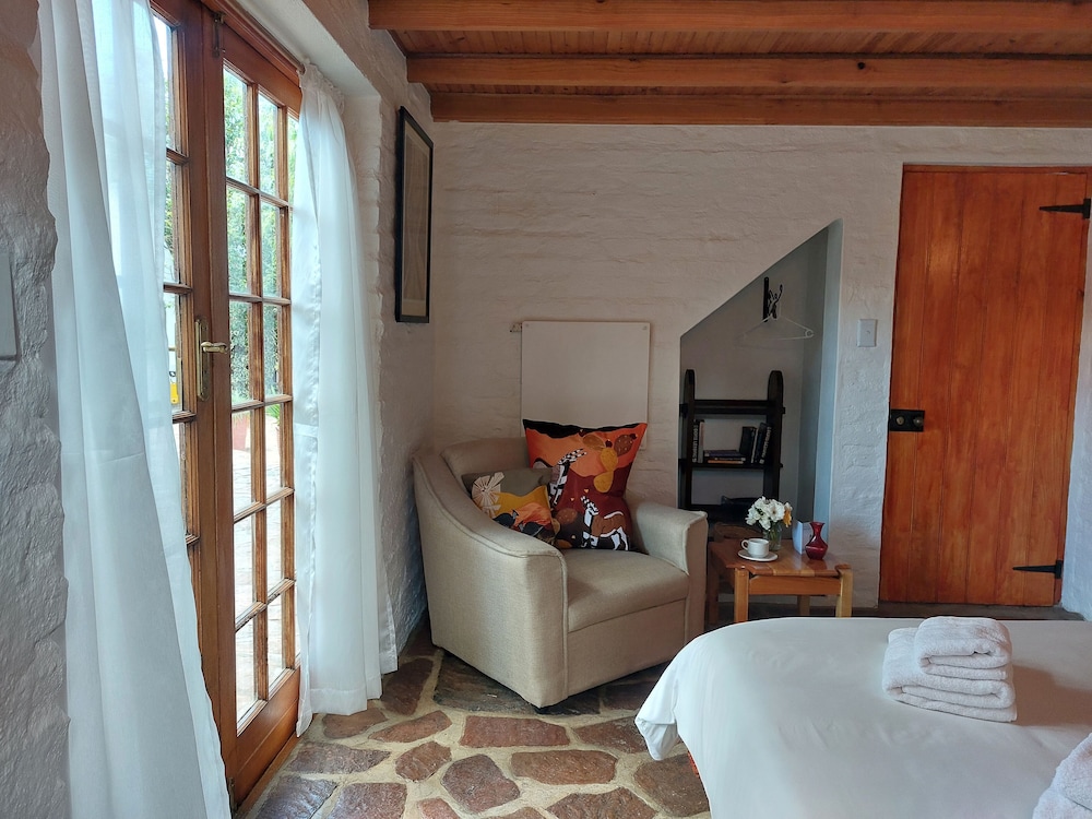 Standard Room (The Priory: Downstairs Garden Room) photo 3