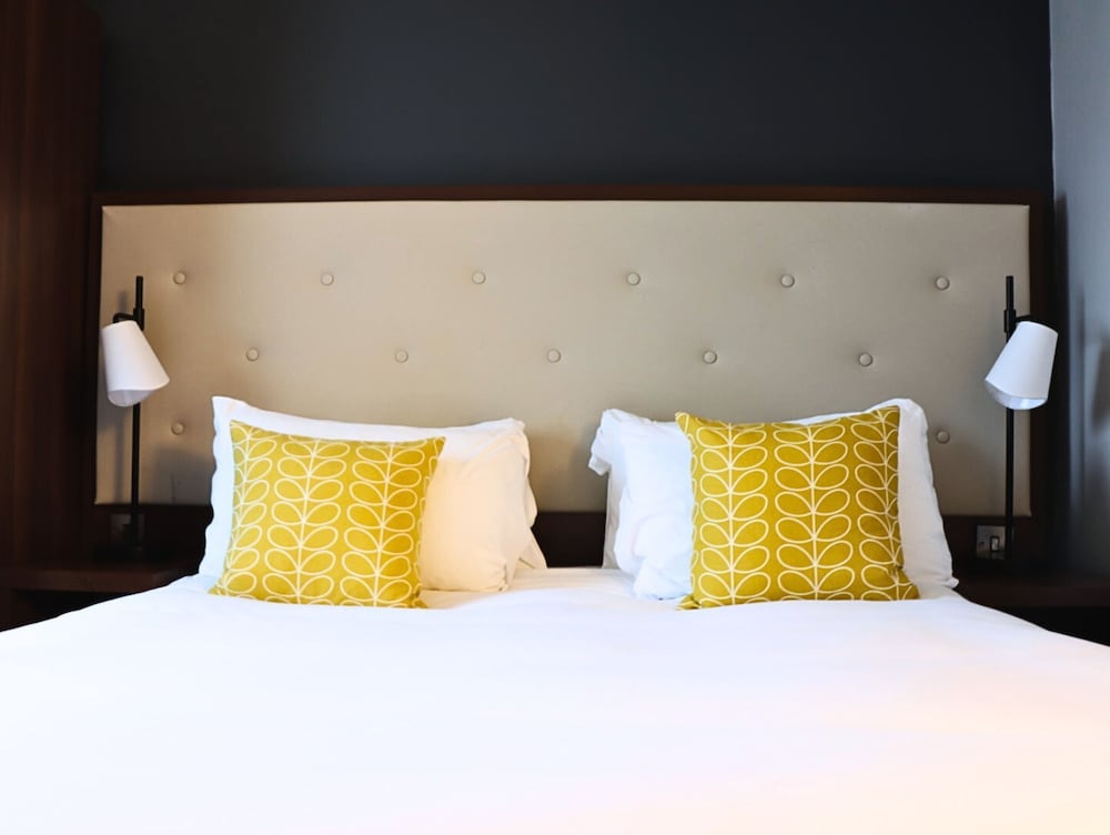 Standard Room, 1 Queen Bed - Photo 2