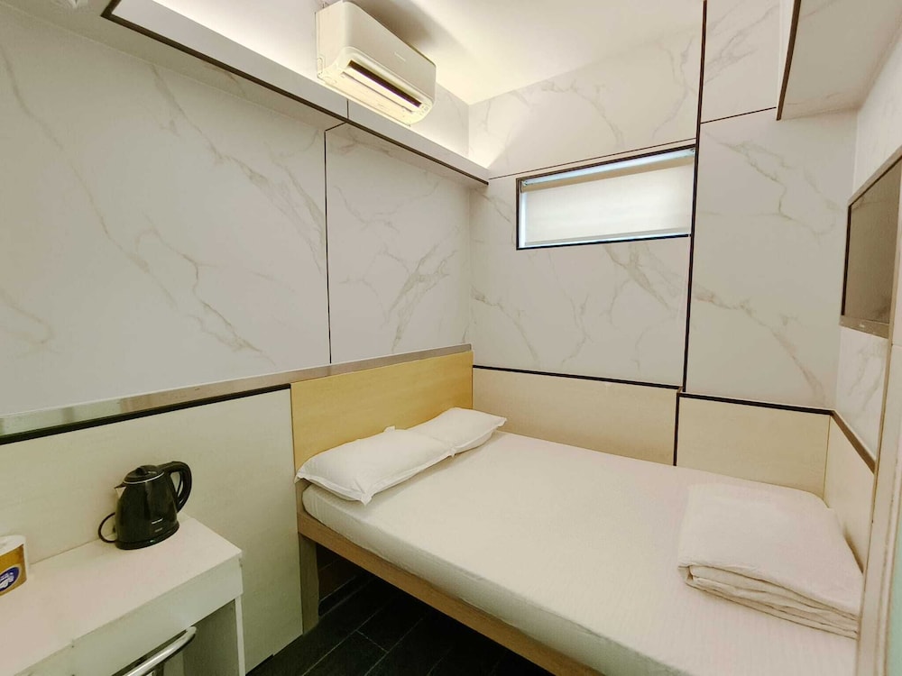 Standard Double Room - Photo 11