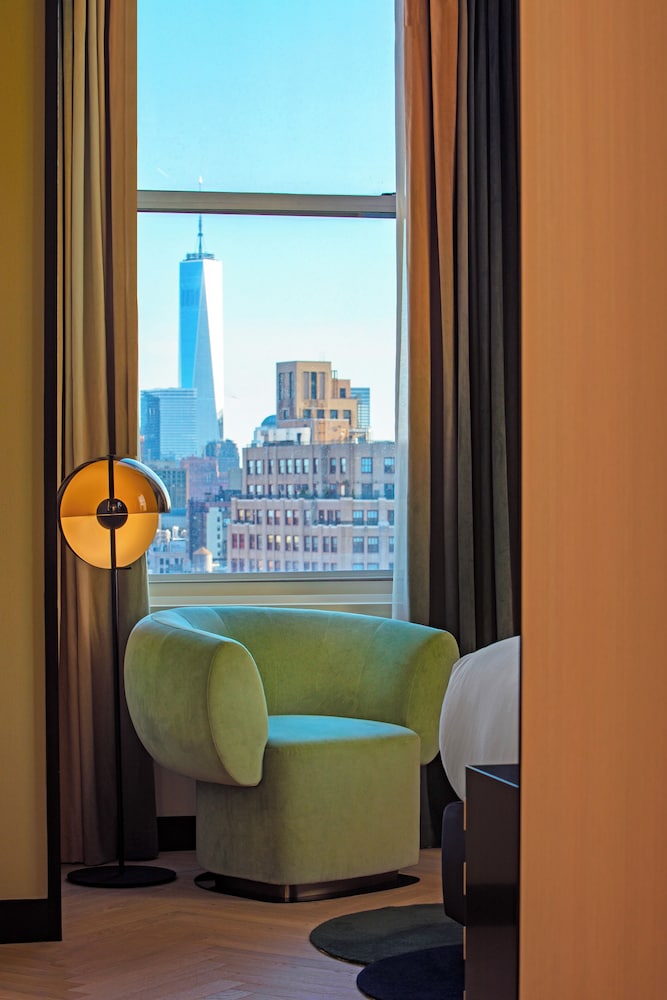 Suite, 1 King Bed, Park View (Urban)