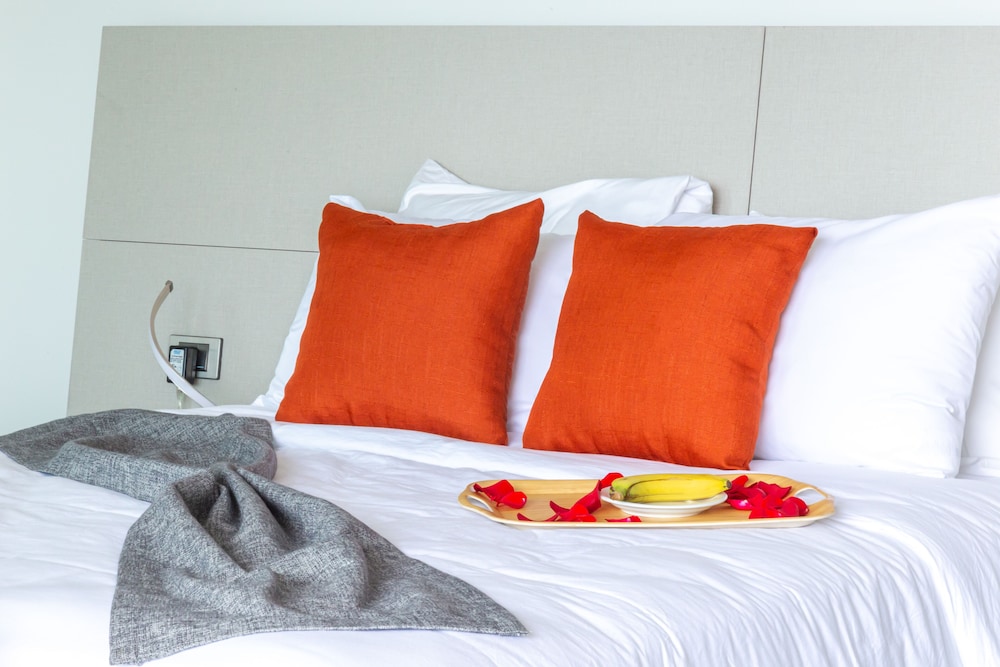 Deluxe Triple Room, 3 Bedrooms, Kitchen, Poolside (2)