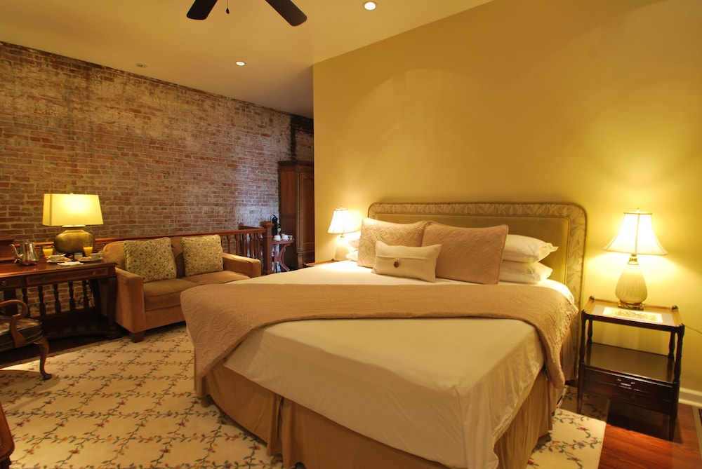 Exclusive Room, 1 King Bed, Garden View photo 1