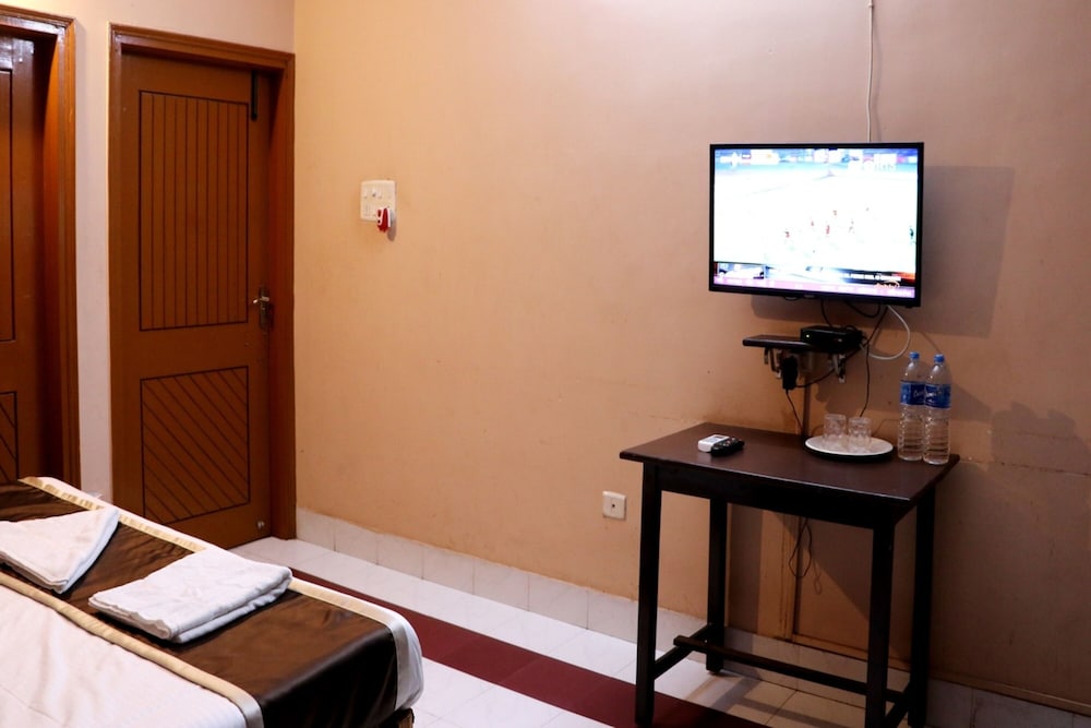 Deluxe Room - Photo 5
