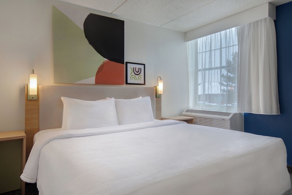 Suite, 1 King Bed - Photo 7