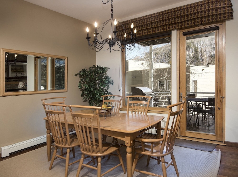 Townhome, 3 Bedrooms photo 2