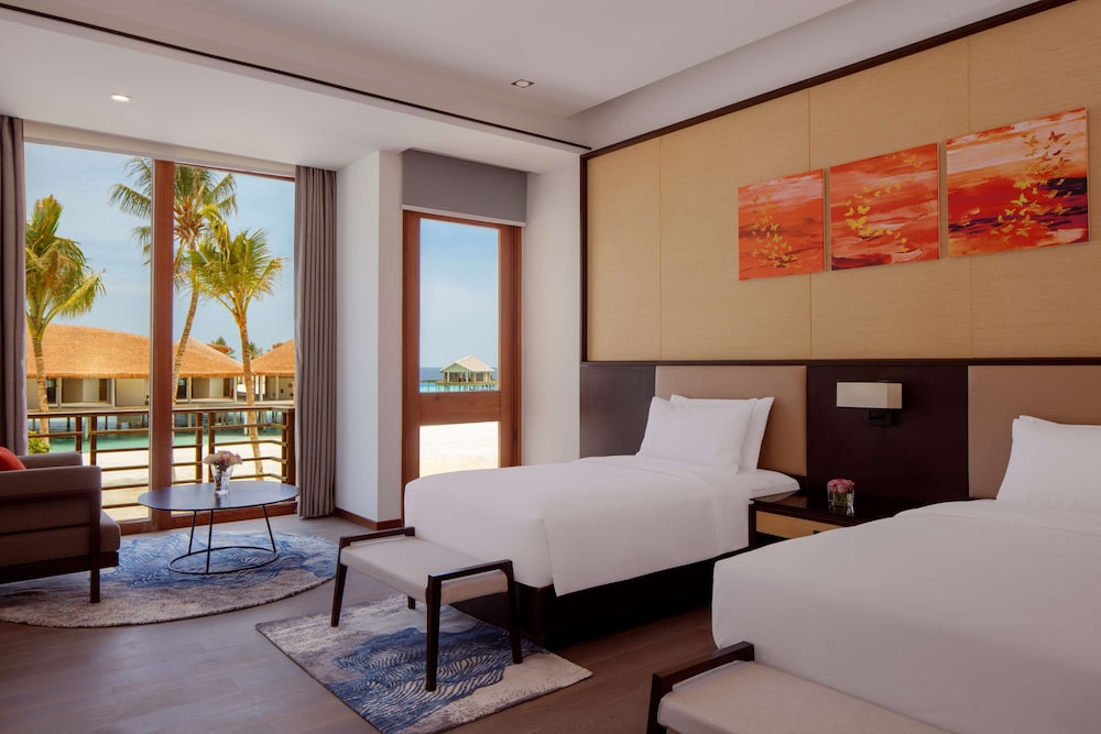 Duplex three bedroom villa with private pool & free access to VIP seaplane lounge on arrival - Photo 4