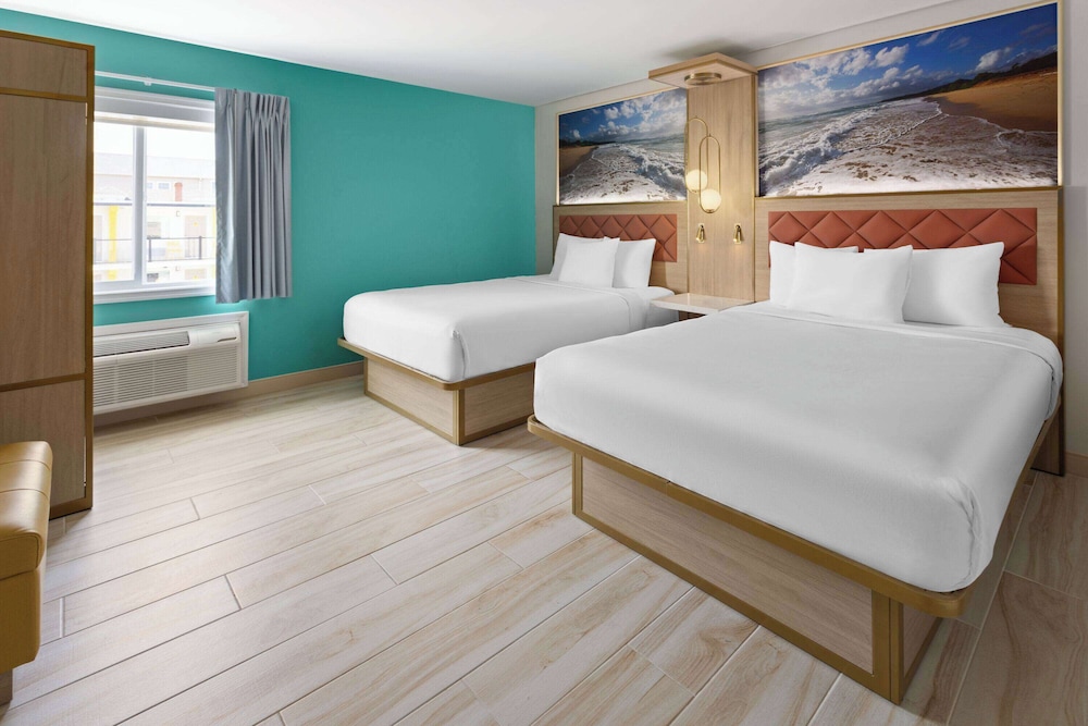 Suite, Multiple Beds, Non Smoking photo 1