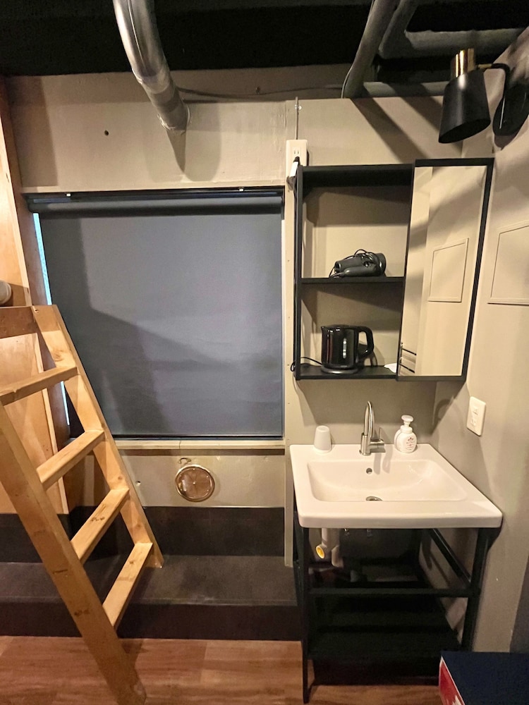 Basic Single Room photo 3
