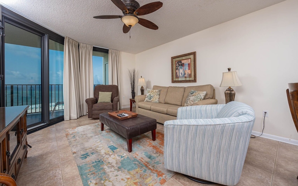 Condo, 2 Bedrooms