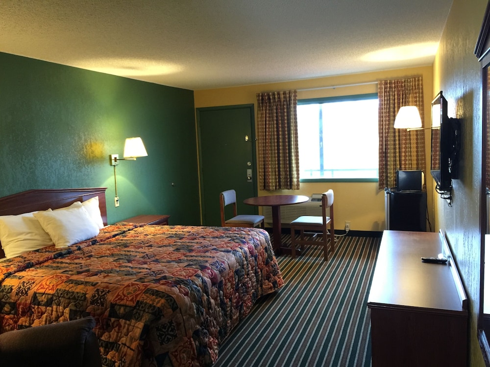 Standard Room, 1 Bedroom, Non Smoking photo 1