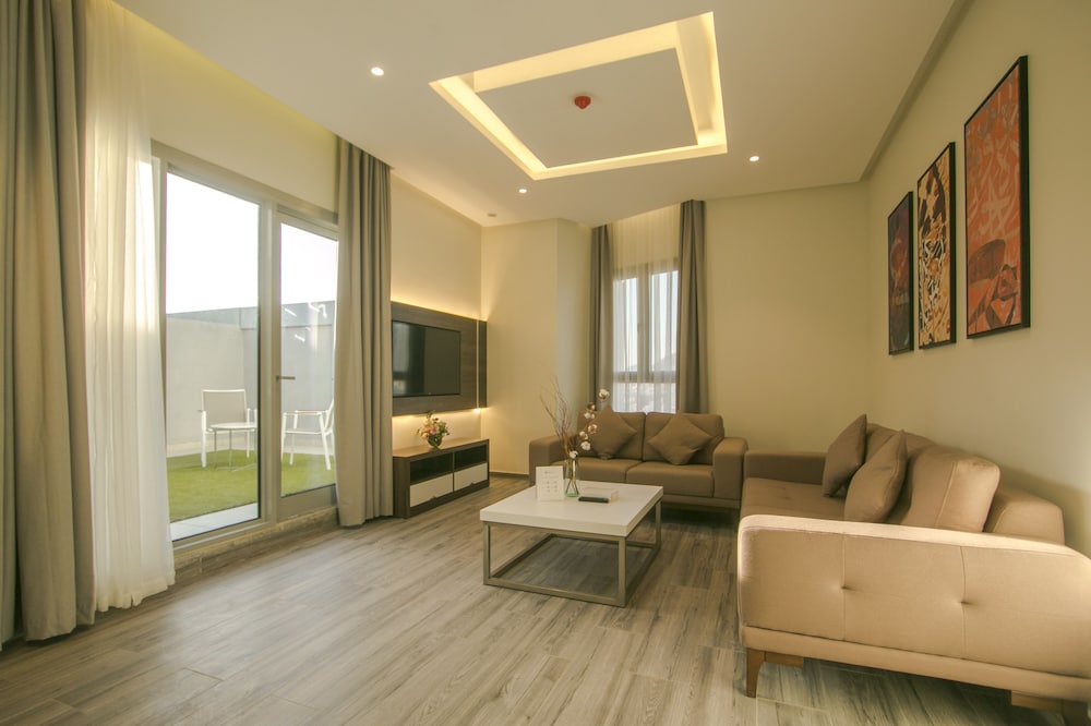 Superior Studio Suite (jacuzzi) photo 2