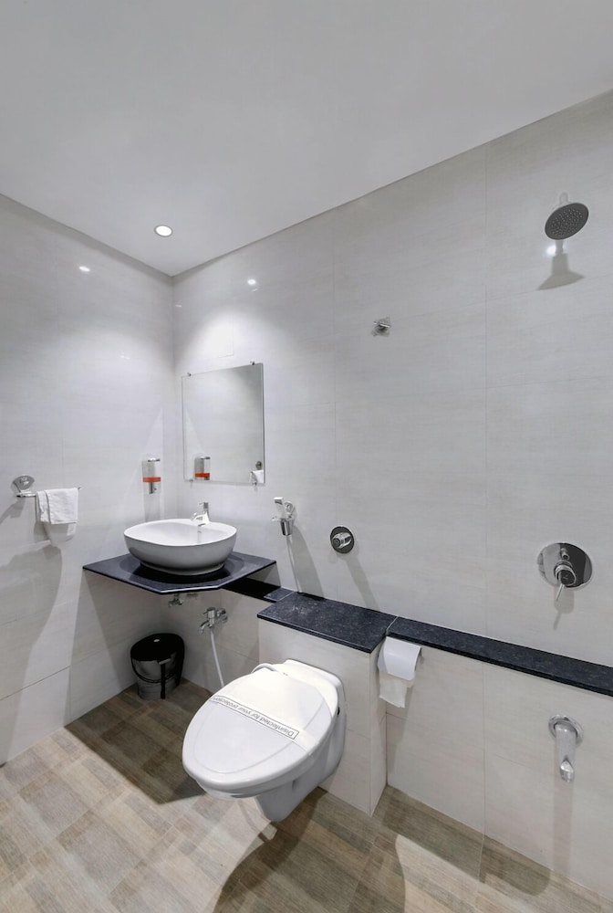 Deluxe Double or Twin Room - Photo 3