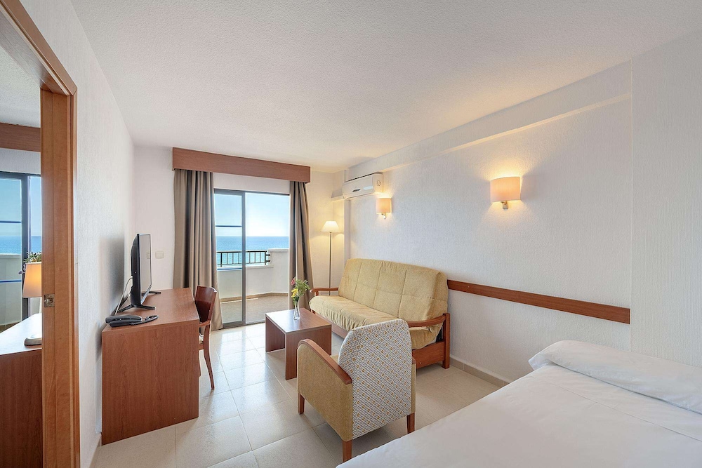 Family Room, Terrace, Sea View - Photo 6