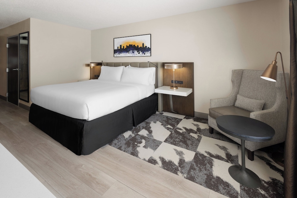 Standard Room, 1 King Bed - Photo 4