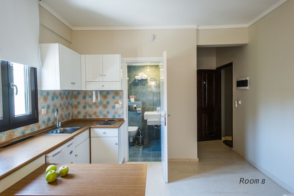 Standard Triple Room, Balcony, Hill View (8) photo 3
