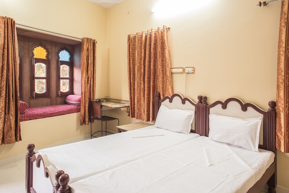 Deluxe Room - Photo 16