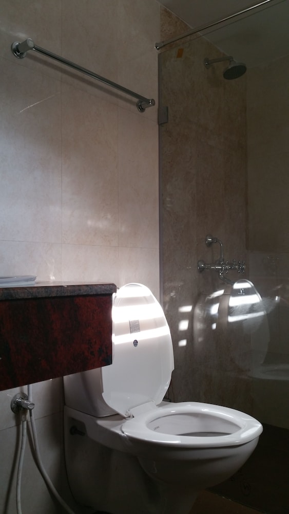 Room (AC) - Photo 4