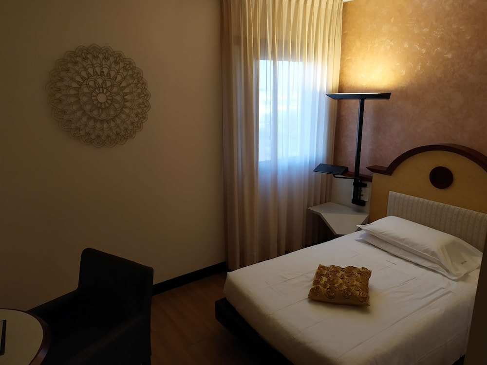 Standard Room, 1 Twin Bed (Bed is French Bed)