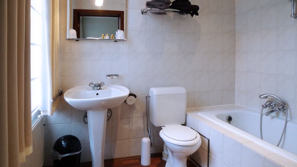 Standard Double Room - Photo 4