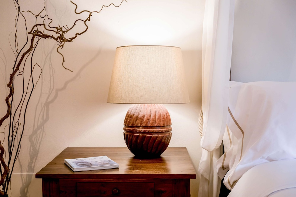 Room (Style) - Photo 2