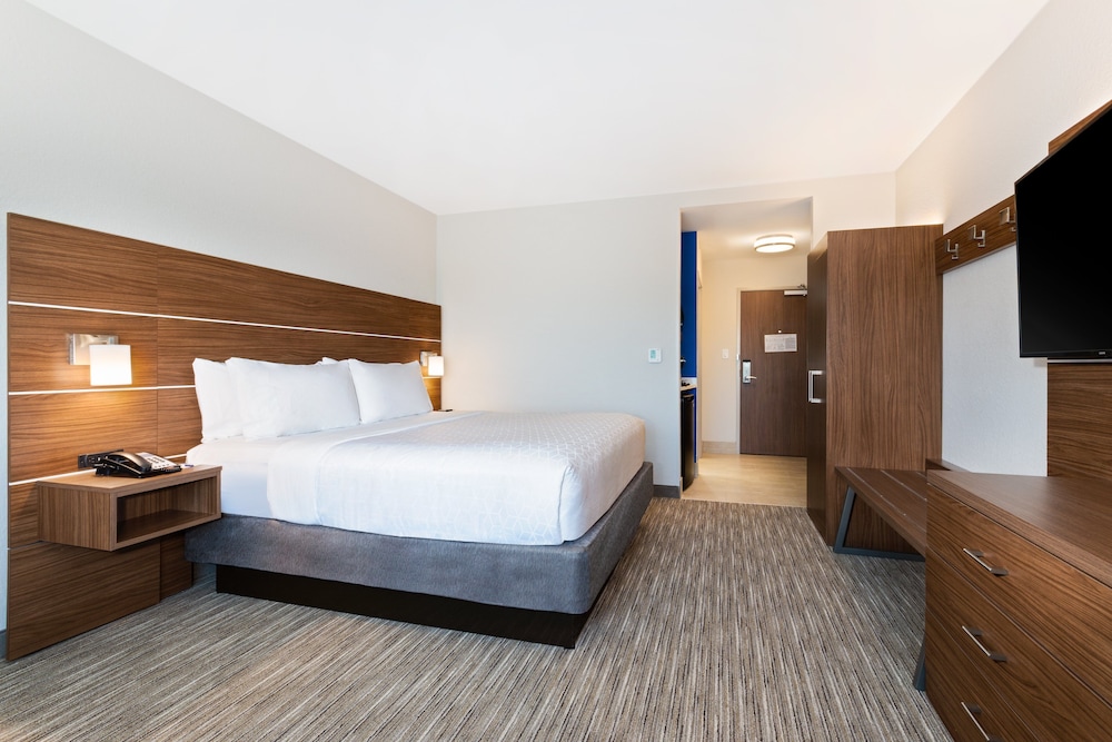 Standard Room, 1 King Bed, Accessible (Communications) - Photo 1