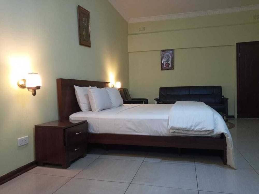 Executive room photo 3