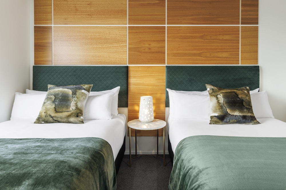 Executive Double or Twin Room, 2 Double Beds photo 3