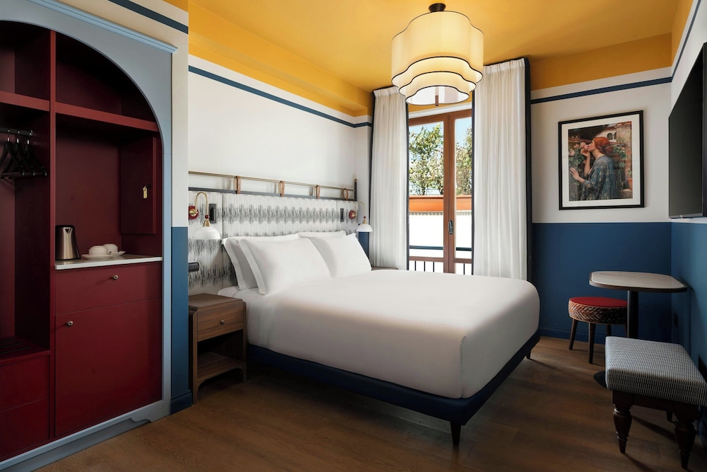 Classic Room, 1 King Bed, Courtyard View - Photo 7