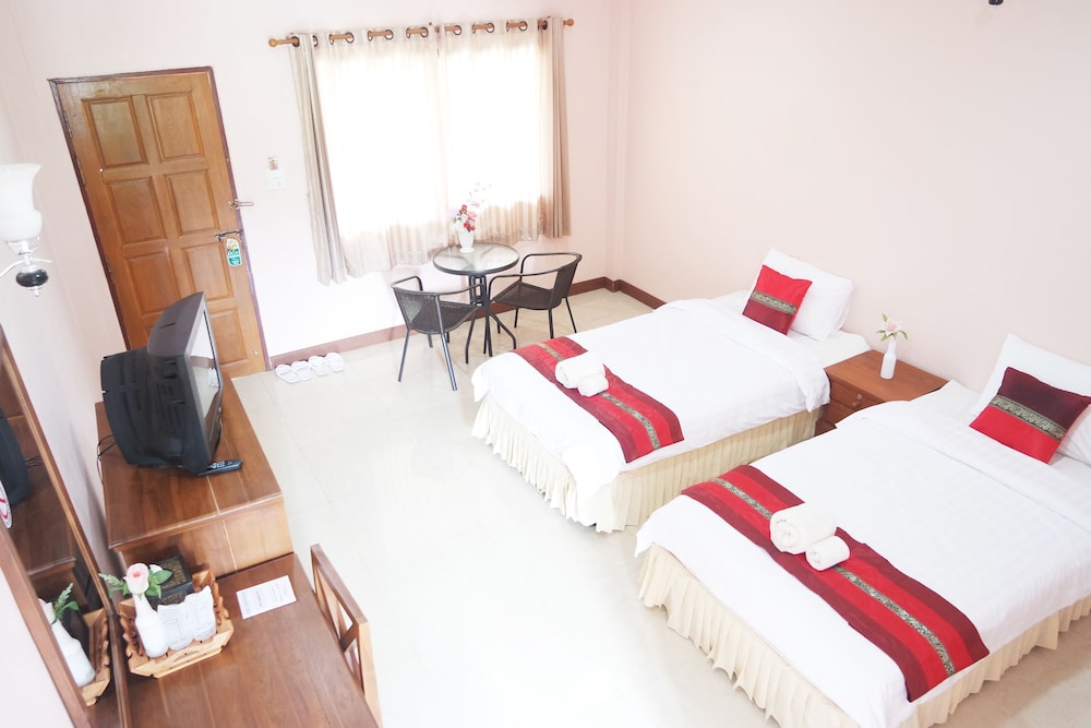 Deluxe Twin Room photo 1