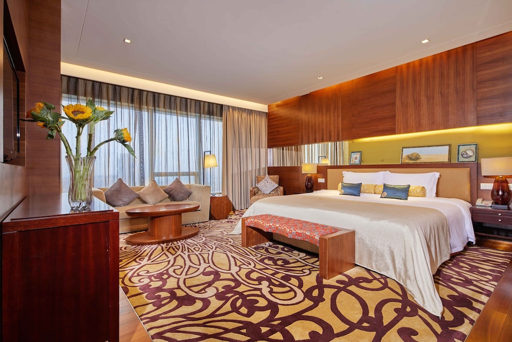 Executive Room, 1 King Bed (Elite) - Photo 1