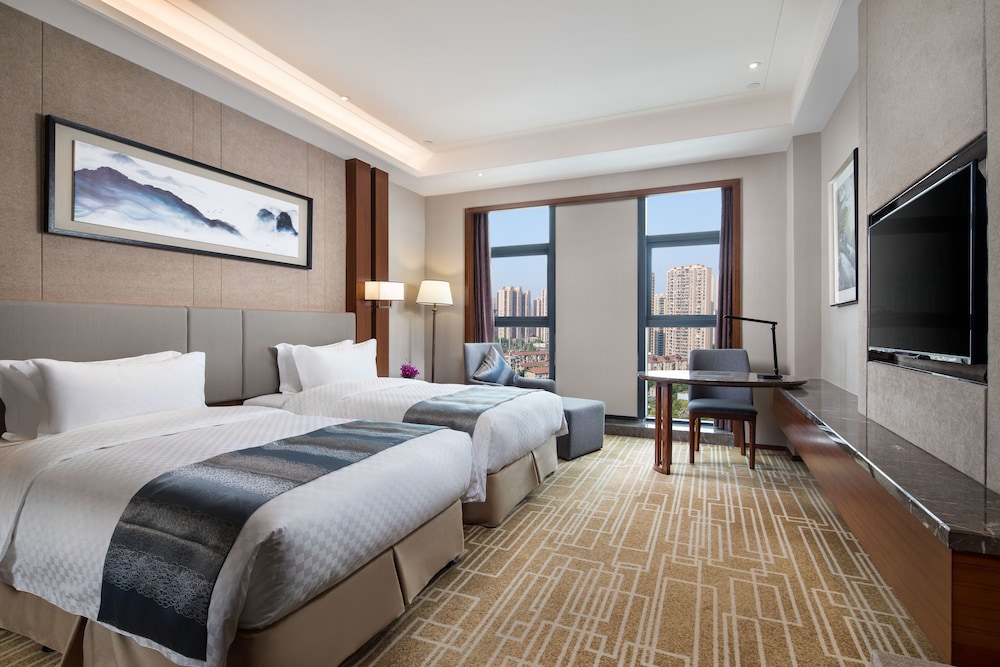 Deluxe Room, 2 Twin Beds, Smoking photo 1