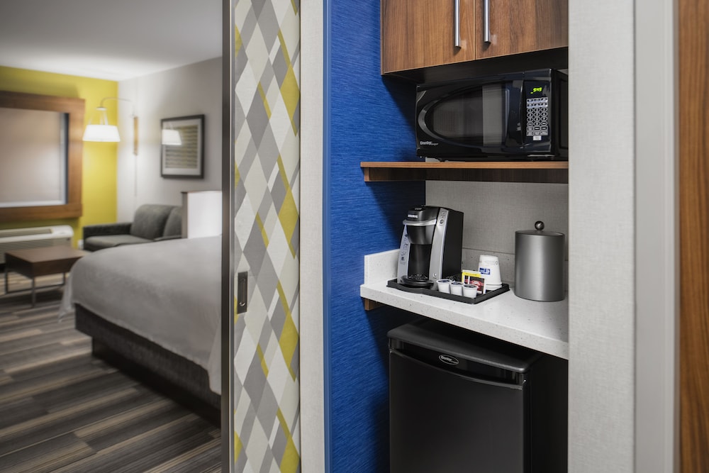 Standard Room, 1 King Bed, Mobility Accessible, Non Smoking (Mobility, Communications) photo 1