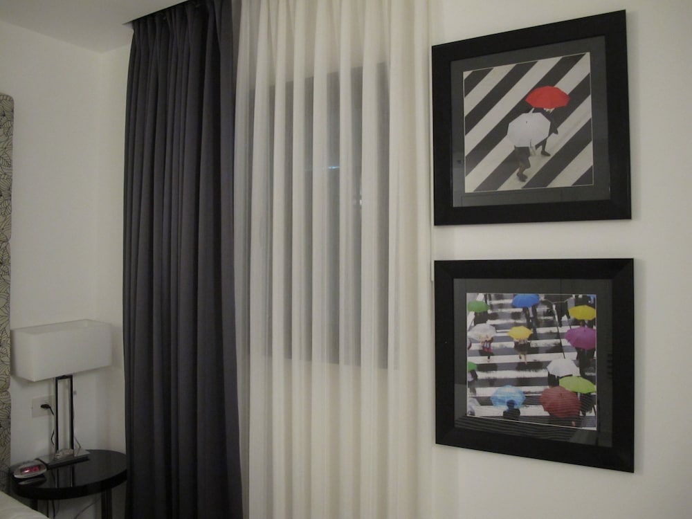 Junior Suite, 1 Queen Bed, Non Smoking, Kitchenette - Photo 6