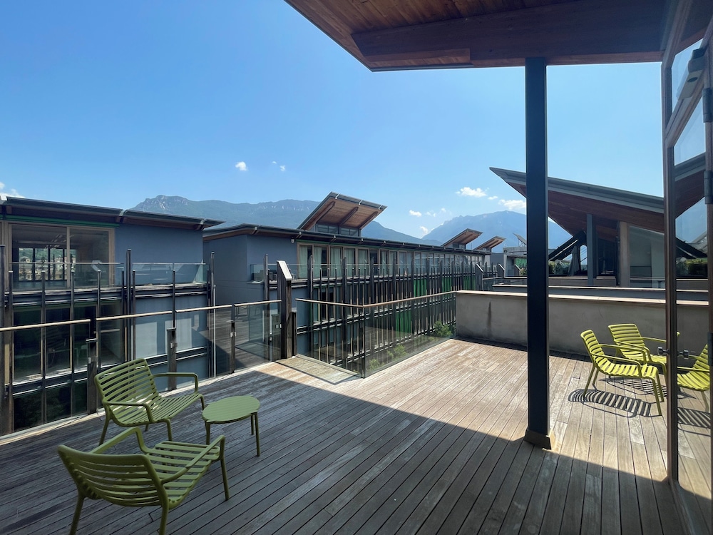 Panoramic Condo photo 1
