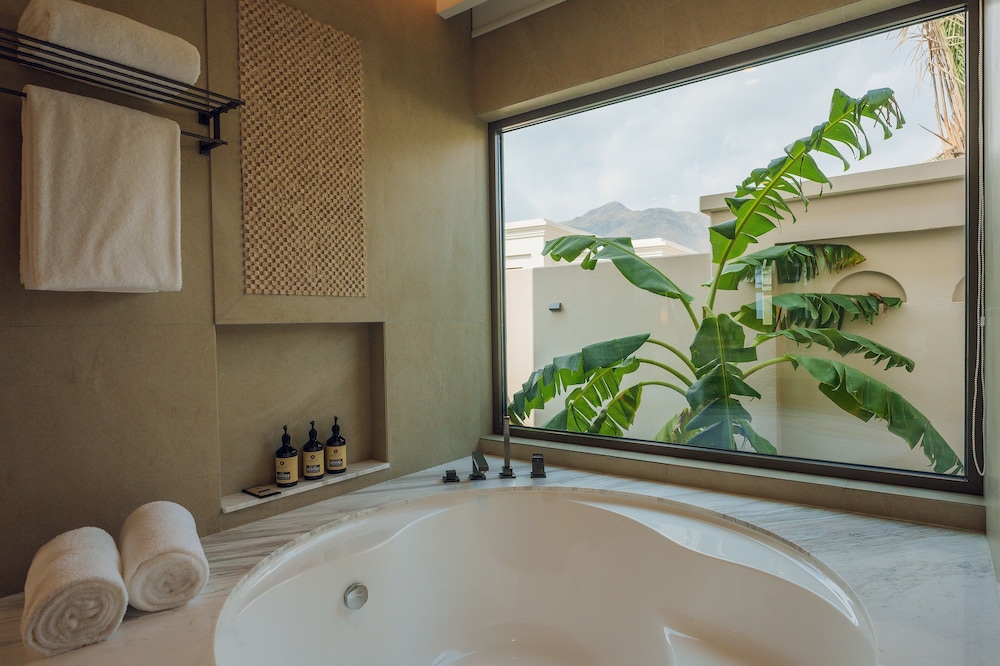 One Bedroom Pool Villa, Ocean View photo 2