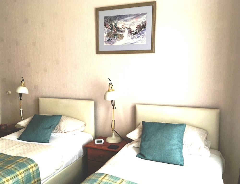 Twin Room, Ensuite photo 2