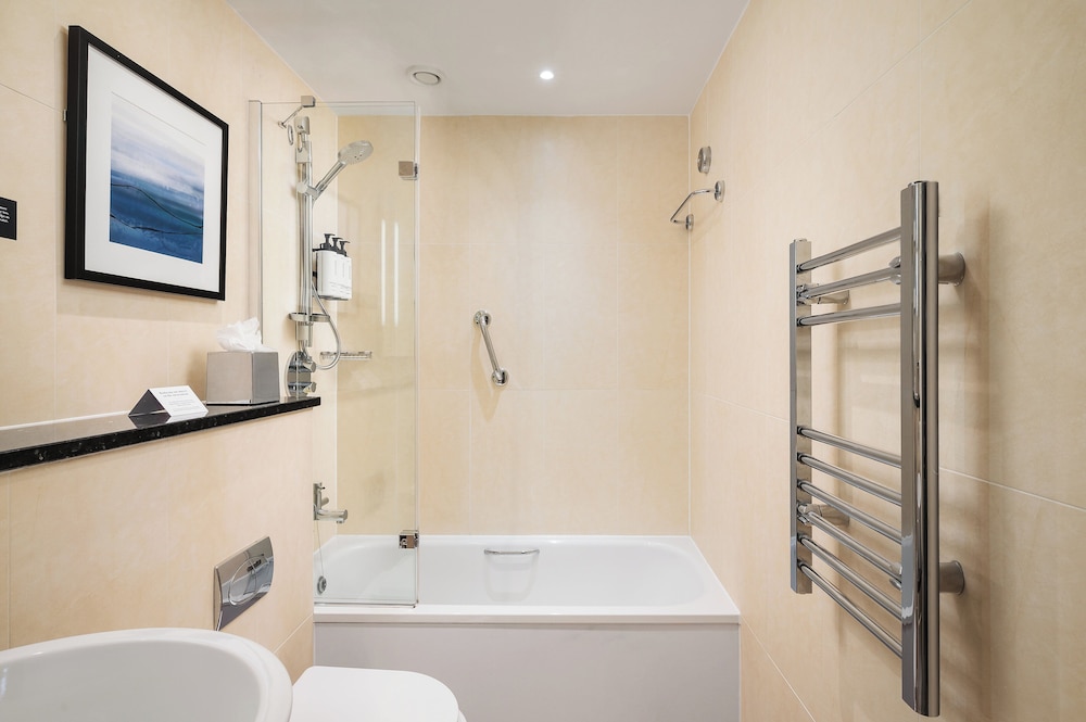 Standard Room, 2 Double Beds - Photo 6