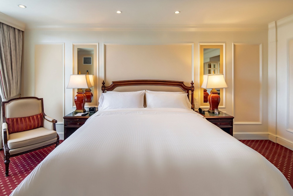 Westin, Executive Room, 1 King Bed, Executive Level photo 3