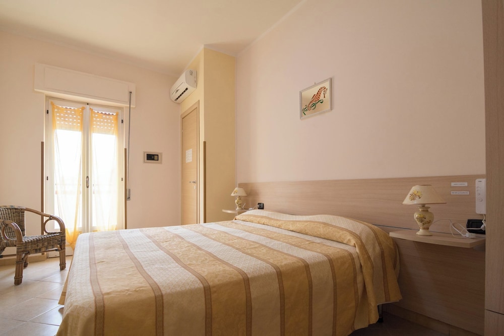 Double Room, Balcony, Sea View