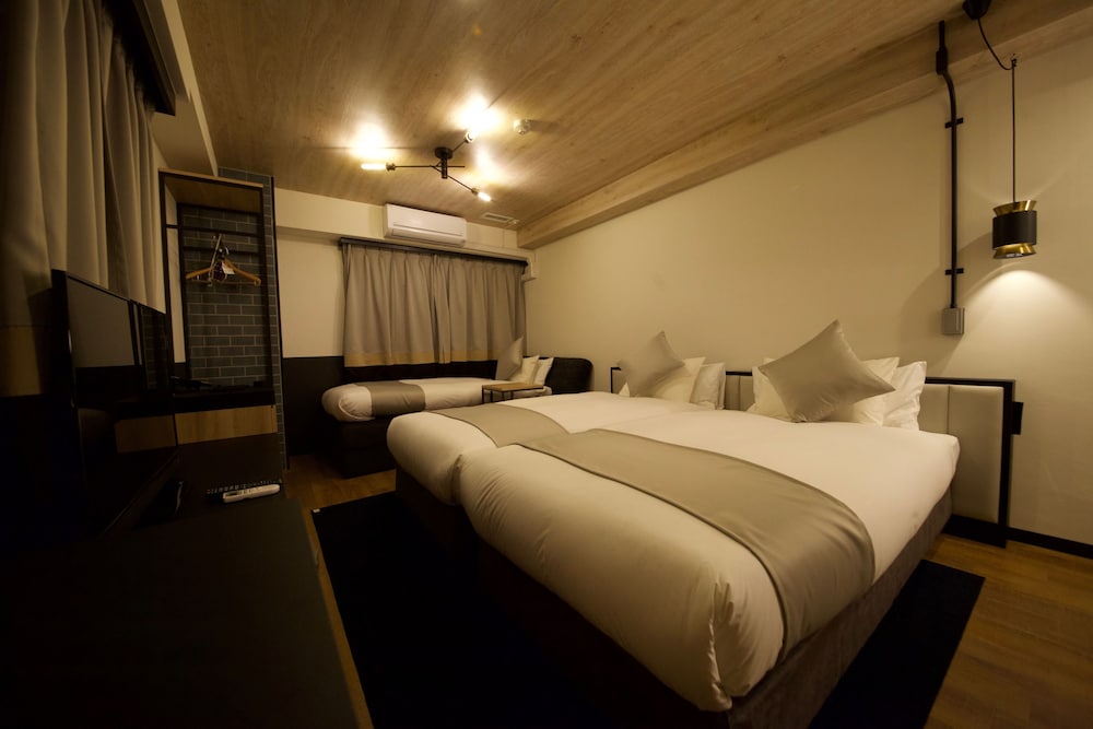 Hollywood Twin Room, Non Smoking 22square meters