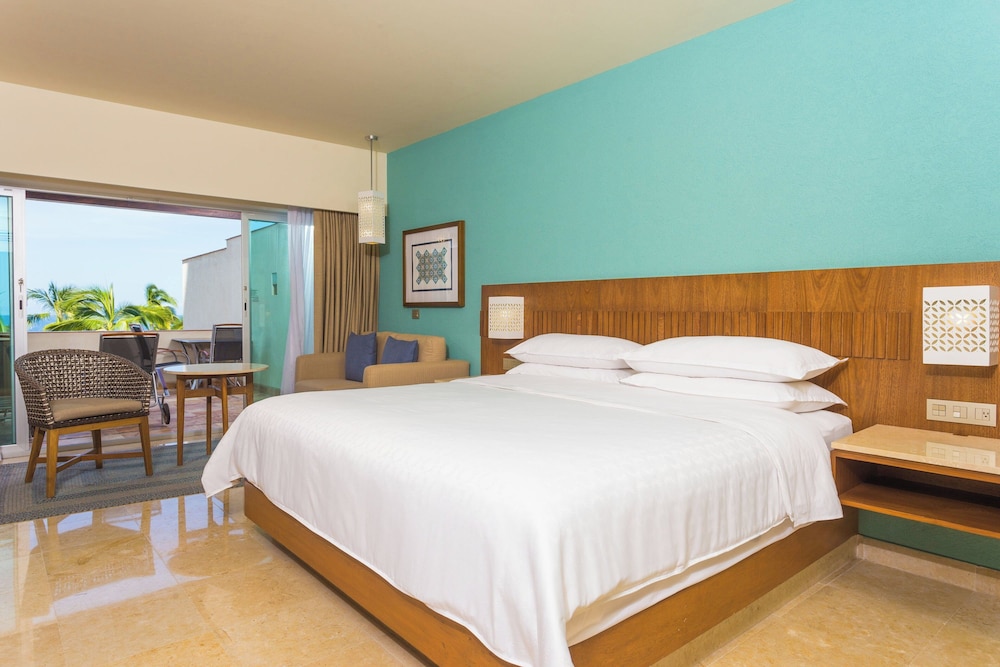 Deluxe Room, 1 King Bed, Ocean View (Terrace) photo 1