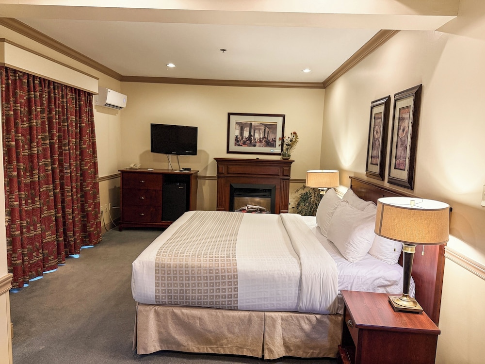 2 Storey Executive Suite, 1 Bedroom, Pets Not Allowed photo 3