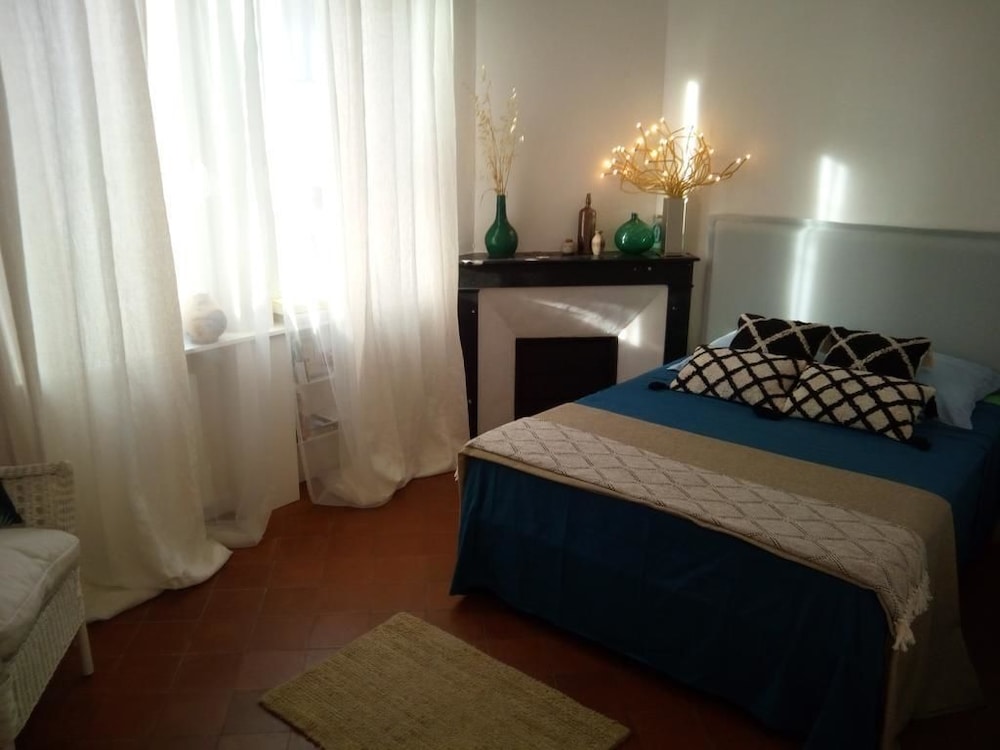 Deluxe Double Room - Photo 13