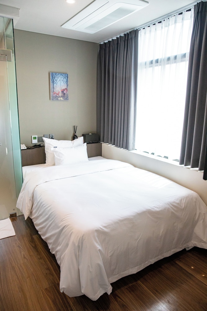 Superior Single Room